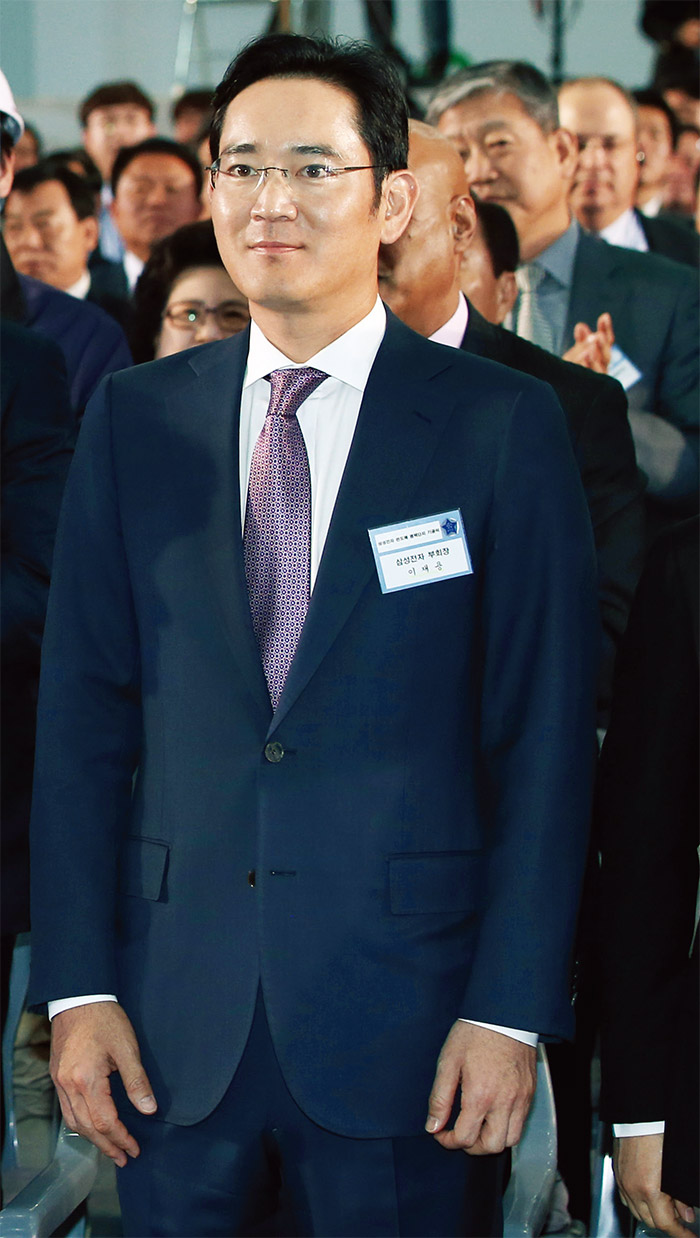 이코노미스트 - [제일모직·삼성물산 합병안 통과] 한숨 돌린 이재용, 할 일 많은 삼성물산