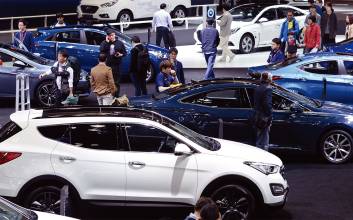 소형차 푸조·시트로엥, 중대형 도요타·BMW·벤츠가 우월 - 수입차 엔트리카 연비가 결정한다