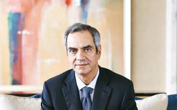 엔리케 라존 주니어 블룸베리 회장