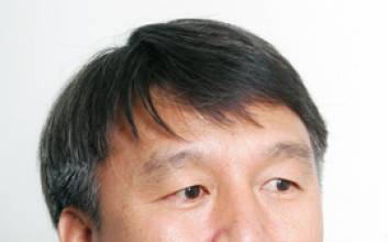 전관예우냐 전관비리냐