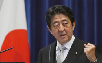 [개헌 향한 아베의 노림수] 부양책으로 민심 다독이며 분위기 조성