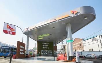 주유소에서 전기차 충전…'에너지 슈퍼스테이션' 1호 가동