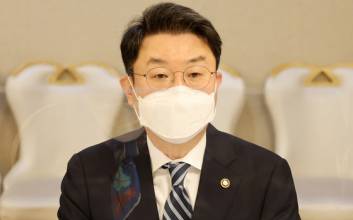 정부·은행, 우크라 사태 피해 기업에 금융지원 발 벗고 나선다