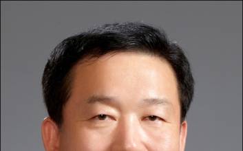 [CEO UP｜이두호 BNK캐피탈 대표] 그룹 ‘최장수’ 수장…해외 수익 확대 나선다