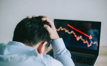 외국인·기관 ‘사자’에 코스피 상승, 크래프톤 7%↑[마감시황]