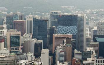 “회사에 만족” 임원은 49%, 중간관리자는 27%