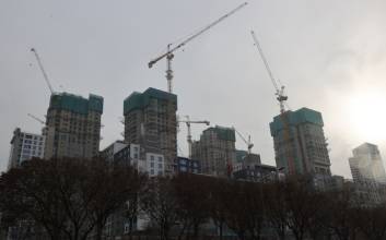 엘리베이터도 없다…여전한 ‘외딴 섬’ 임대주택 차별