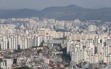 “택배기사는 돈 내고 써”…또다시 불거진 아파트 '갑질' 논란
