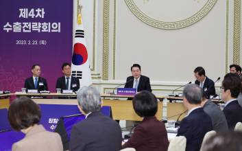 尹대통령, K콘텐츠 통한 수출 확대 강조…박성웅 “발표하기 좋은 날”