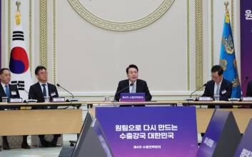 尹도 ‘콕’ 집은 K-콘텐츠 수출 강화…웹툰·OTT 첨병 기업은?