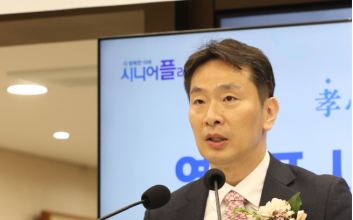 이복현 "고령층 특화점포, 디지털 소외계층에 반가운 일"