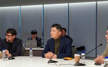 김범수 공식 등판…카카오, 자율 경영 벗고 ‘책임 운영’ 전환