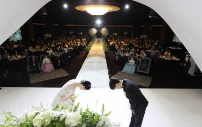 “사랑만으론 부족”…직장인 결혼 이유 1위는 안정감