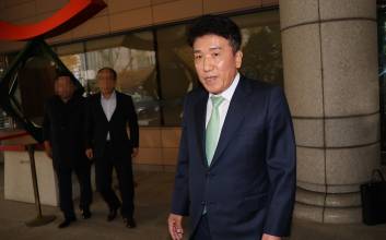 한숨 돌린 함영주 회장, ‘DLF 중징계 취소’ 항소심서 반전