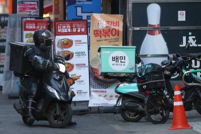 “언제 상황 변할지 몰라”...배민·교촌 동맹에 점주들은 불안