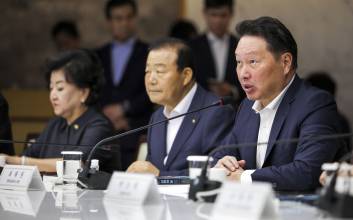 '사회 난제' 풀기 위해 국회·경제계 머리 맞댔다