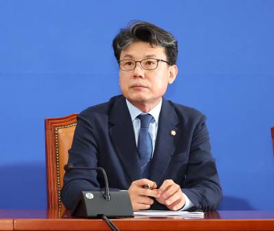 진성준 "부동산 세제개편 당장은 검토 안 해…주택 공급해야"