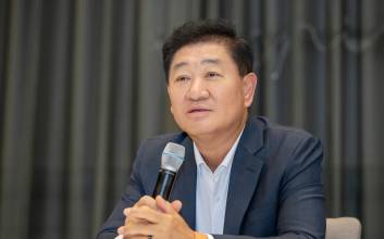“소비자 눈높이가 100이면 삼성 AI 제품은 30 수준” 한종희 삼성전자 부회장 [기업인 말말말]
