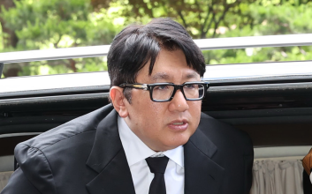하이브 본사, 압수수색 당해…방시혁 1900억 '부정거래' 경찰 수사