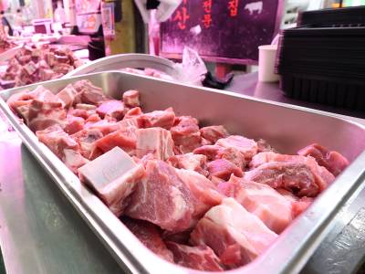 "미국산 소고기 사러 갔다가 놀라"…한우와 가격차 크게 좁혀져