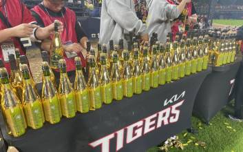 KIA타이거즈 우승 축하주로 등장한 '골든블랑' 화제