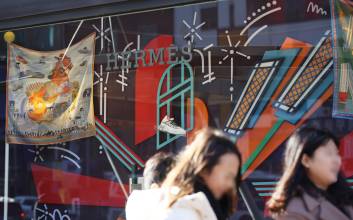 “지금이라도 살까” 샤넬·에르메스 가격 또 오른다