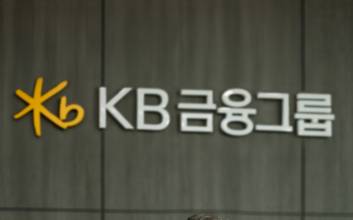 양종희 KB 회장, ‘테더 USAT’ CEO 만나…스테이블코인 협력 논의