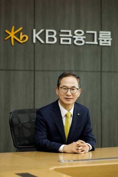 양종희 KB 회장, ‘테더 USAT’ CEO 만나…스테이블코인 협력 논의