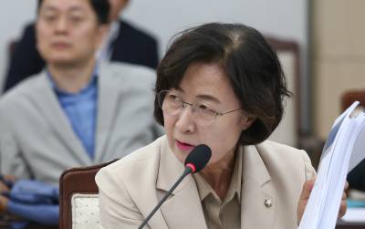 수의 벗고 드러누운 尹…추미애 "패륜의 극치" 일침, 왜?