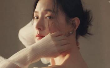 이영애, 남편과 변함없는 부부애…"집과 아이들에 집중"