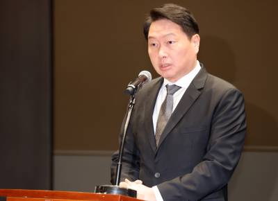최태원 “SK전그룹사 보안 체계 검토할 것”...해킹 19일 만에 사과 나섰다