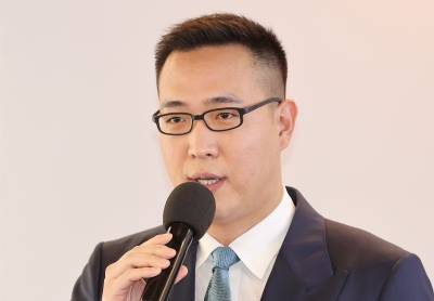 ‘홀로서기’ 한화 삼남 김동선…시험대 오른 외식 사업