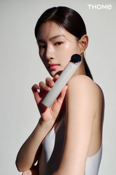 앳홈이 선보인 홈 에스테틱 브랜드 ‘톰 더글로우’…홈쇼핑 론칭 방송에서 매진 기록