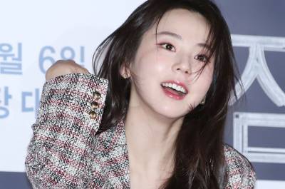 안소희도 정치색 논란? 빨간 장미, 푸른색 바다 의미는?