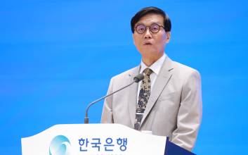 이창용 한은 총재 “경기부양책 시급하지만…과도한 의존은 부작용”