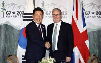 이재명 대통령, 英 스타머 총리와 첫 정상회담…"FTA 개정·국방 협력 확대 공감"