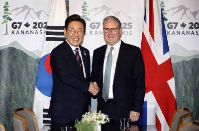 이재명 대통령, 英 스타머 총리와 첫 정상회담…"FTA 개정·국방 협력 확대 공감"