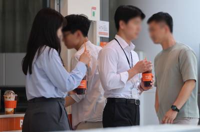 '주 4.5일제' 李대통령 공약, 실현되나…정년 연장 전망은?