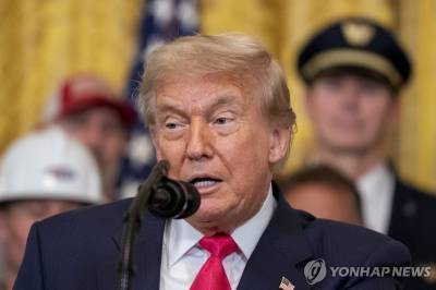 트럼프, 파월 연준 의장 또 압박…"금리 너무 높아, 수천억 달러 손실"