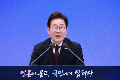 이재명 대통령 "무너진 민생 회복 최우선 과제…첨단산업·부동산·외교 전방위 대응"