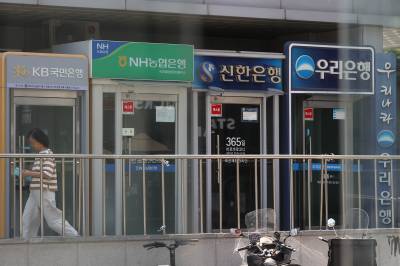 고강도 대출 규제...금융권 '손쉬운 이자 장사' 위축되나