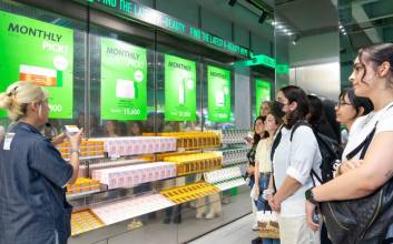 “Welcome, international visitors”… The retail industry turns its focus to attracting foreign customers.