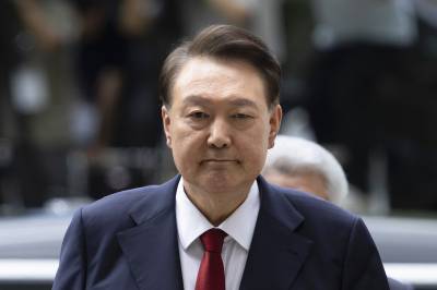  與 김상욱 “尹 ‘소맥 폭탄’ 계속 돌려…도망가도 강제로”