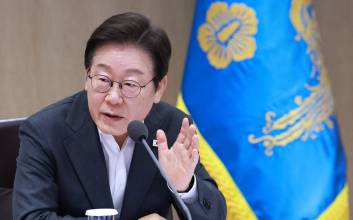 [속보] 李대통령, 노동장관에 "산재 안 줄어들면 직 걸어야"