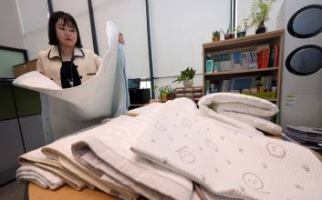 "우리 애 패드 어떡해"…유아용 냉감침구 2종서 '유해물질' 다량 검출