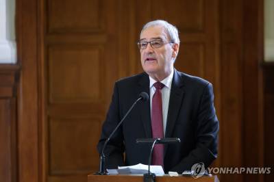 스위스, 트럼프 고율 관세 피하려 협상 수정 시사…"미국에 선의 보일 것"