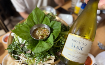 ‘영케이’ 와인, 평냉에도 어울리네…아영FBC, ‘꿀조합’으로 일상 속 와인 제안