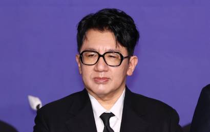 경찰, 방시혁 구속영장 신청…하이브 주가는 '반락'