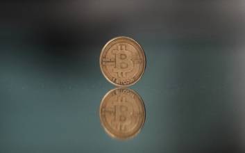 SEC "리퀴드 스테이킹은 증권 아냐"…이더리움 ETF 수익형 전환 '청신호'