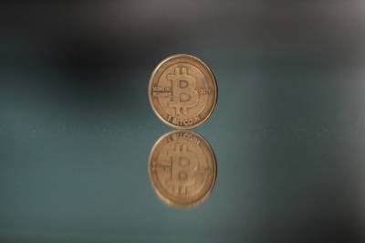 SEC "리퀴드 스테이킹은 증권 아냐"…이더리움 ETF 수익형 전환 '청신호'